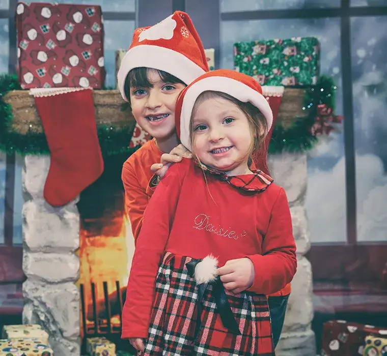 servizio fotografico di natale di bambini in studio